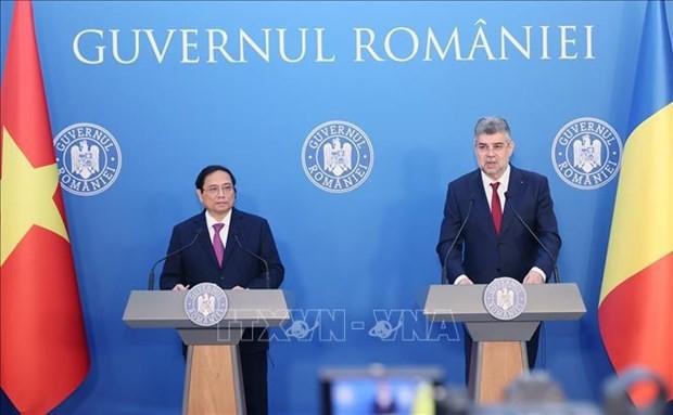 Vietnamese, Romanian PMs inform outcomes of talks at press conference