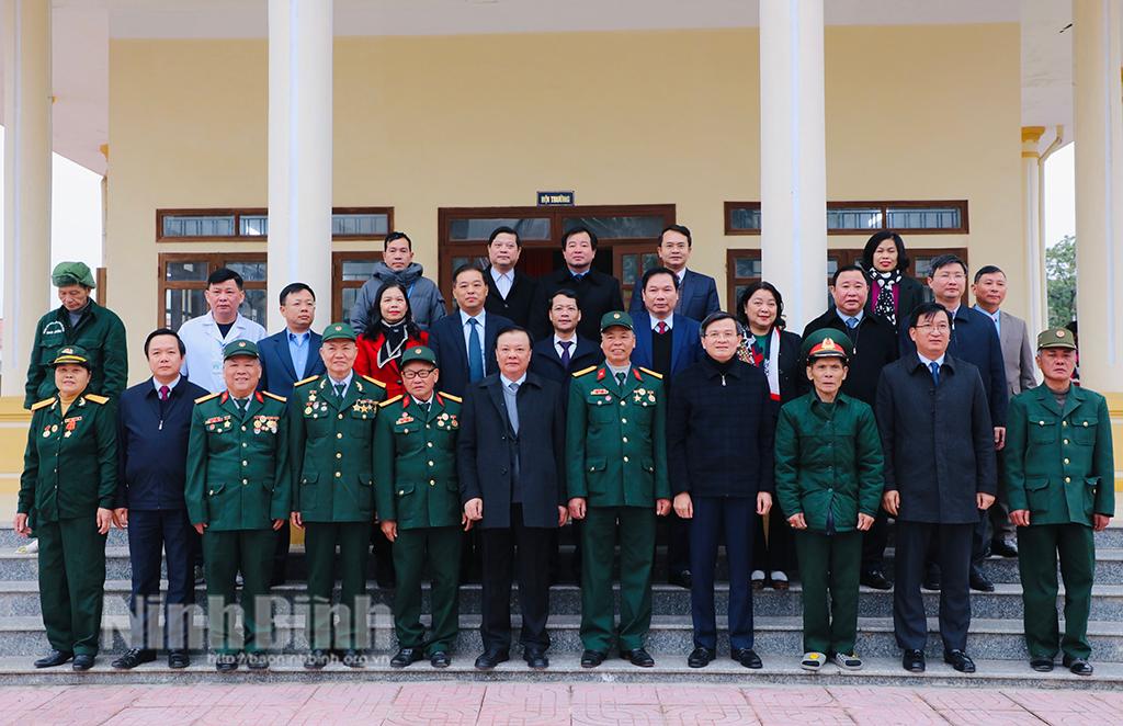 Secretary of Hanoi Party Committee extends Tet greetings to Ninh Binh