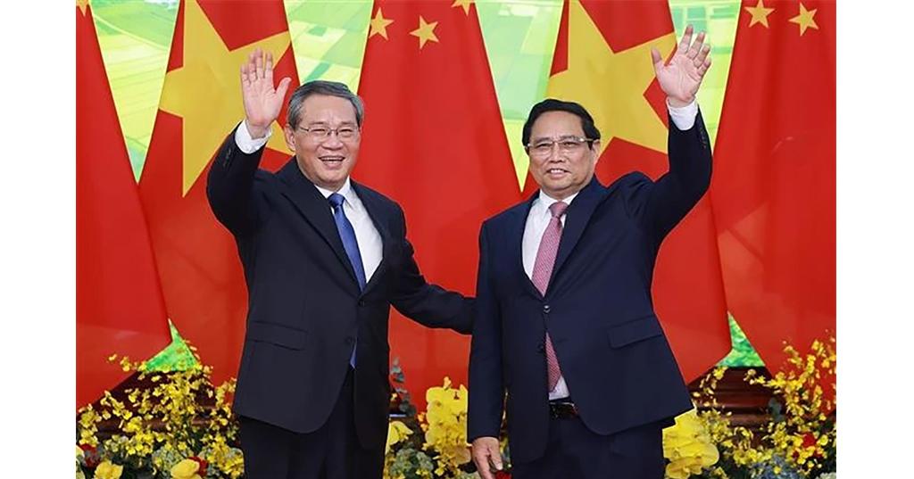 Vietnamese Prime Minister holds talks with Chinese Premier