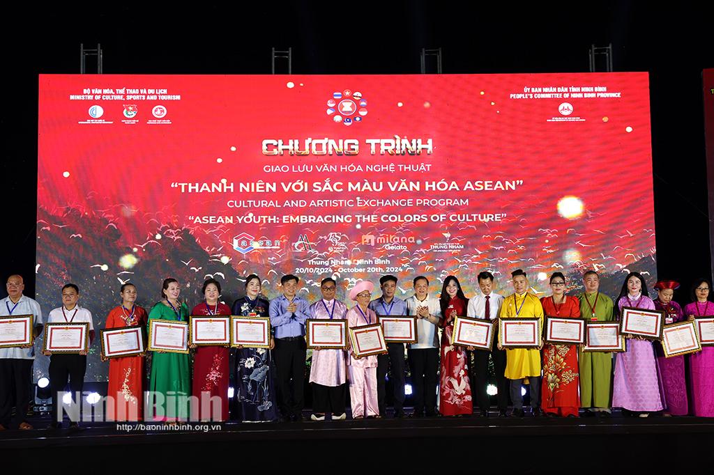 Ninh Binh: Special art programme on ASEAN youth