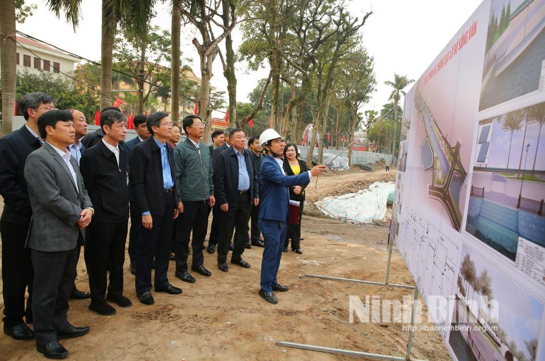 Secretary of provincial Party Committee inspects production activities after Tet holiday