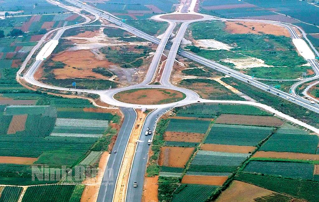 Ninh Binh works to accelerate public investment disbursement