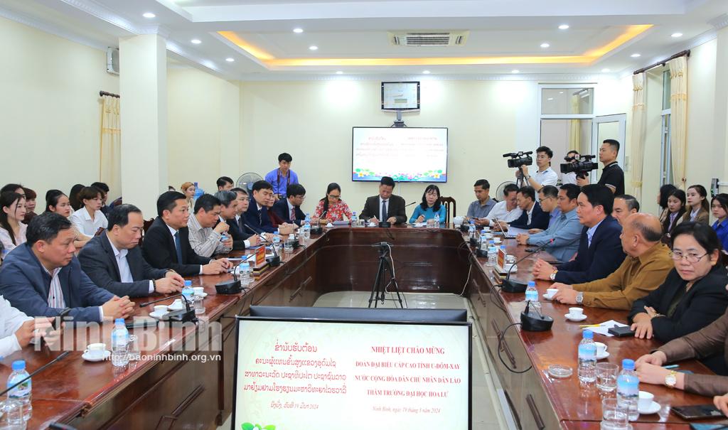 Oudomxay province's delegation works with Hoa Lu University