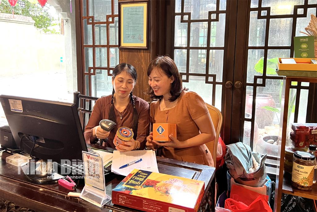 Ninh Binh sees strong progress in cashless payment transactions