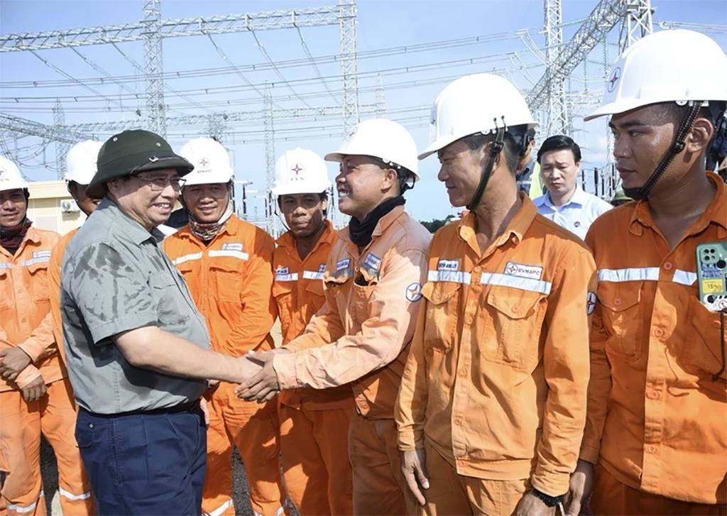 PM inspects 500kV transmission line project in Thanh Hoa