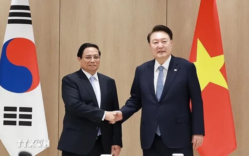 RoK media spotlights PM Chinh's meetings with Korean leaders