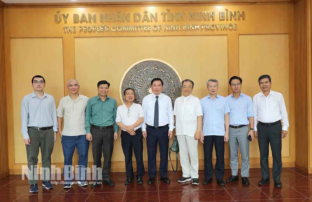 Vice Chairman of provincial People's Committee receives Japanese professor