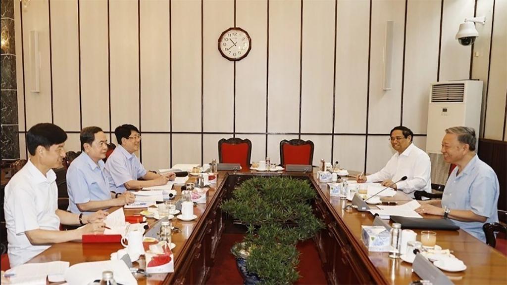 Party General Secretary To Lam chairs meeting of key leaders