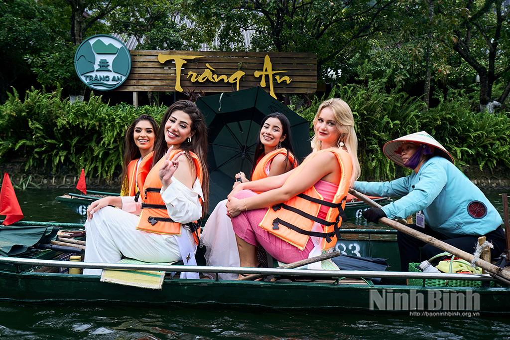 Miss Cosmo 2024 contestants promote Ninh Binh tourism