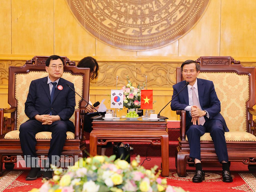 Ninh Binh boosts cooperation in heritage preservation with Korean city