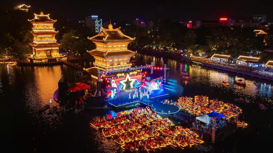 The music night "Call of the Country" at Hoa Lu Old Quarter.