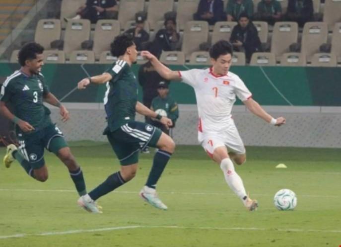 Dinh Bac scores the opening goal for Vietnam U23. (Photo: AFC/VNA)